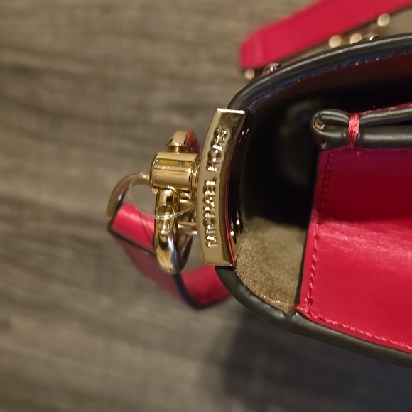 Micheal Kors Handbag - Picture 10 of 10